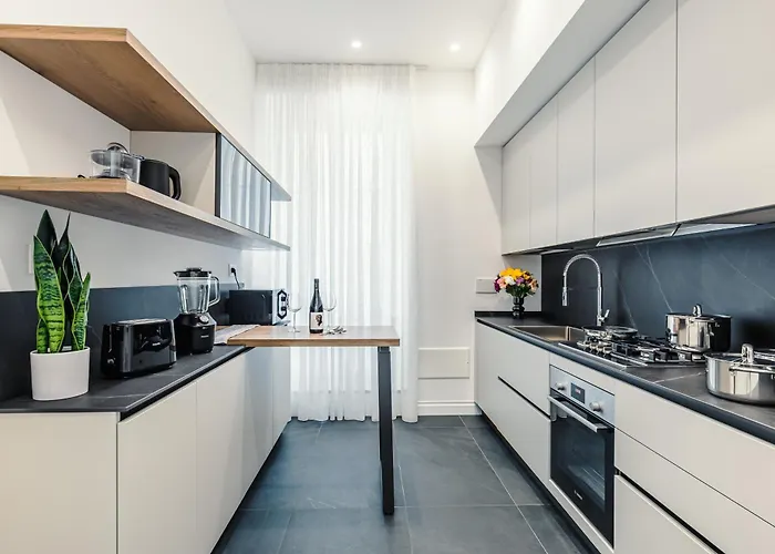 At 203 - New And Spacious Designer Near The Vatican Appartement